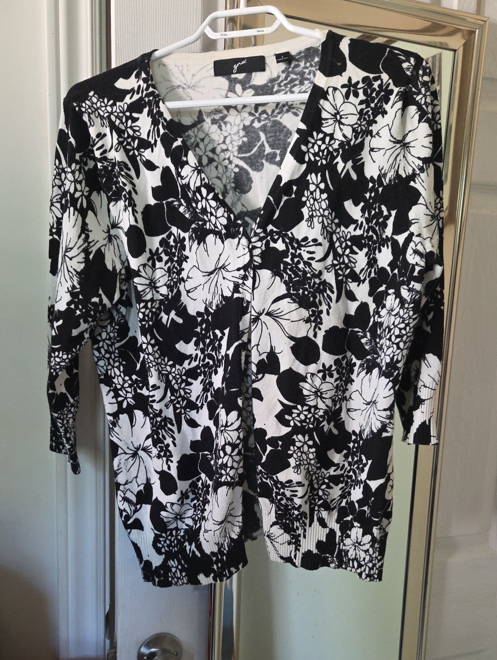 Coldwater Creek Black & White Floral V-Neck Button Front Cardigan